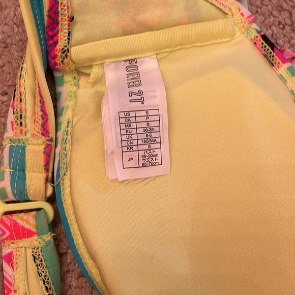 FOREVER 21 fun,geometric design strapless bikini set in Women’s size Small - Picture 7 of 14